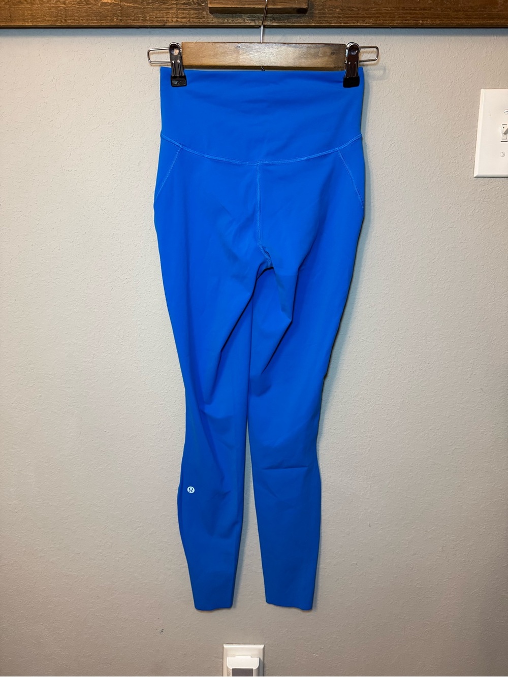 Lululemon Base Pace High-Rise Tight
28"' Poolside Size 4 - Picture 6 of 13